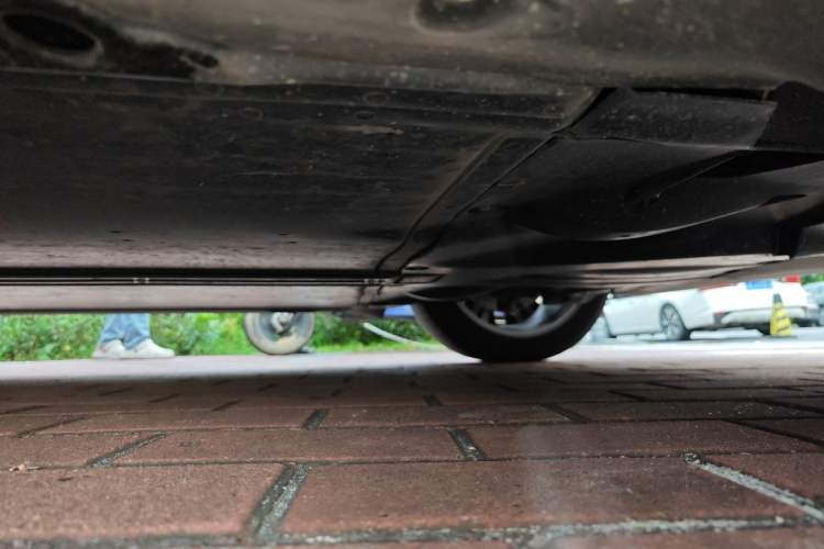 Used Tesla Model Y 2023 Long-Range All-Wheel-Drive Version Chassis Rear Left
