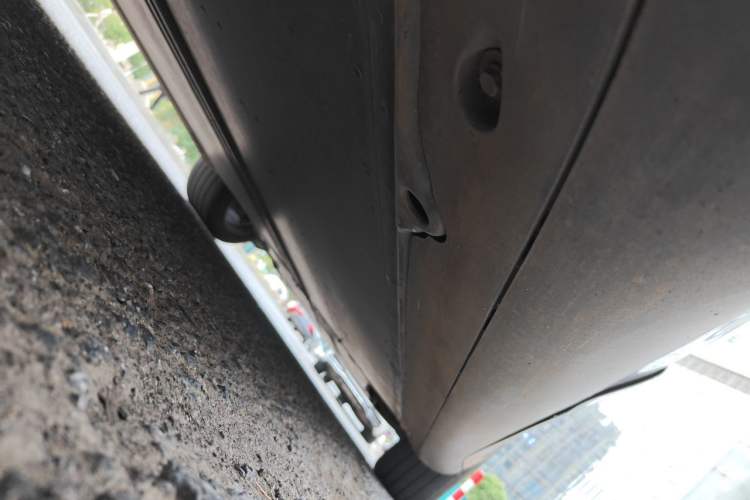 Used Tesla Model Y 2023 Rear-Wheel-Drive Version Chassis Rear Right