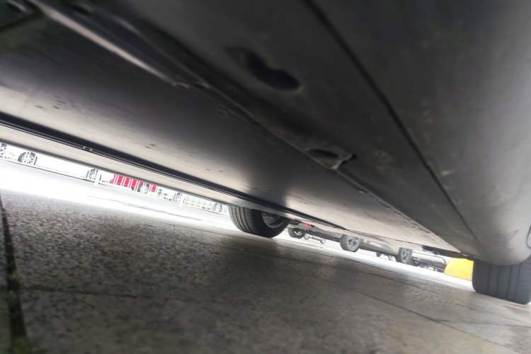 Used Tesla Model Y 2023 Long-Range All-Wheel-Drive Version Chassis Rear Right