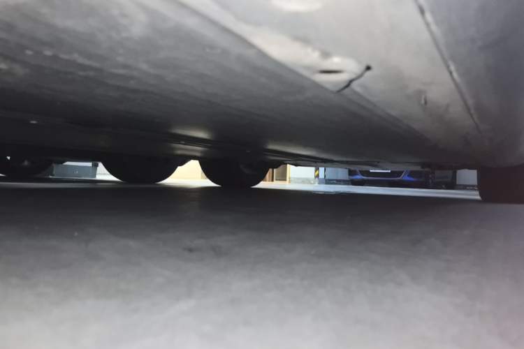 Used Tesla Model Y 2023 Rear-Wheel-Drive Version Chassis Rear Right