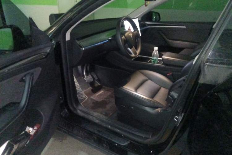 Used Tesla Model Y 2023 Long-Range All-Wheel-Drive Version Driver Seat