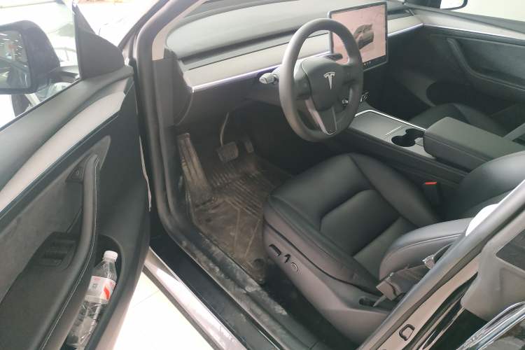 Used Tesla Model Y 2023 Rear-Wheel-Drive Version Driver Seat
