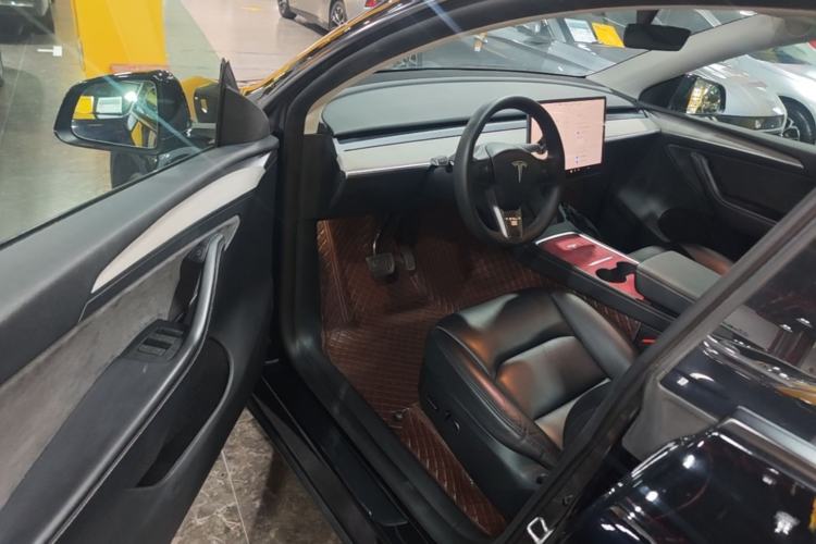 Used Tesla Model Y 2023 Rear-Wheel-Drive Version Driver Seat