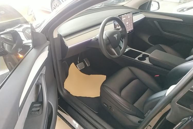 Used Tesla Model Y 2023 Rear-Wheel-Drive Version Driver Seat