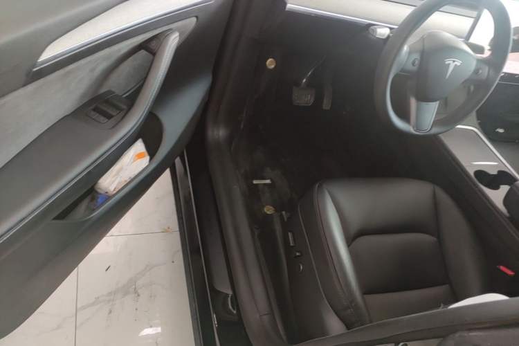 Used Tesla Model Y 2023 Rear-Wheel-Drive Version Driver Seat