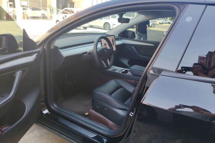 Used Tesla Model Y 2023 Rear-Wheel-Drive Version Driver Seat