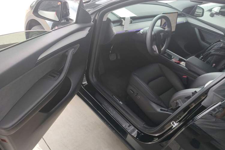 Used Tesla Model Y 2023 Rear-Wheel-Drive Version Driver Seat