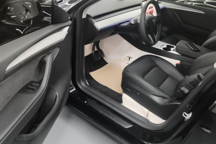 Used Tesla Model Y 2023 Rear-Wheel-Drive Version Driver Seat