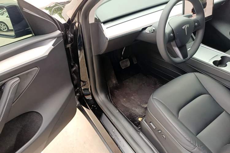 Used Tesla Model Y 2023 Rear-Wheel-Drive Version Driver Seat