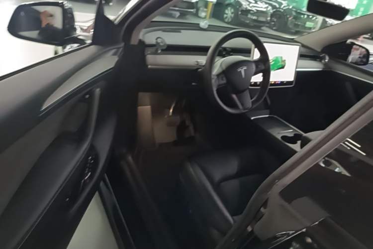 Used Tesla Model Y 2023 Rear-Wheel-Drive Version Driver Seat