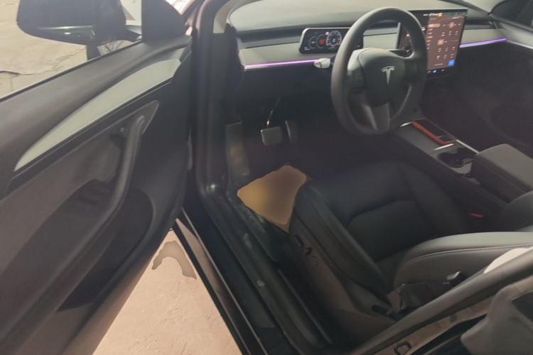 Used Tesla Model Y 2023 Rear-Wheel-Drive Version Driver Seat