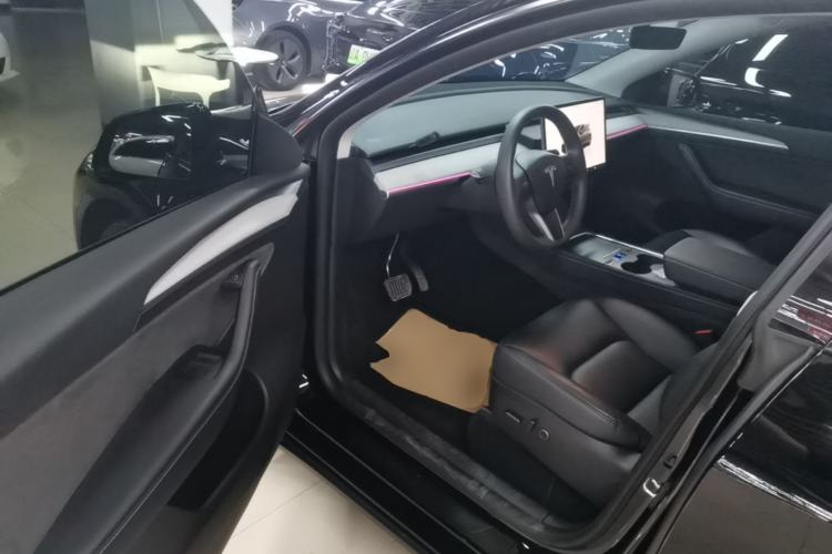 Used Tesla Model Y 2023 Rear-Wheel-Drive Version Driver Seat