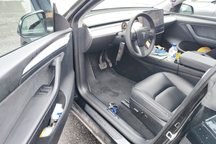 Used Tesla Model Y 2023 Rear-Wheel-Drive Version Driver Seat