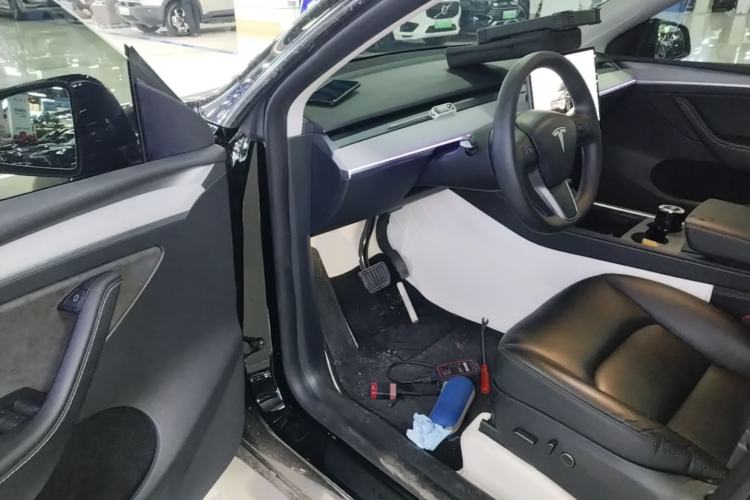 Used Tesla Model Y 2023 Rear-Wheel-Drive Version Driver Seat