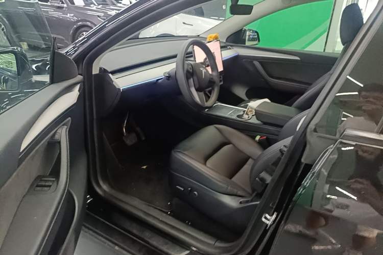 Used Tesla Model Y 2023 Rear-Wheel-Drive Version Driver Seat