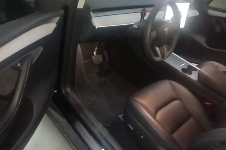 Used Tesla Model Y 2023 Rear-Wheel-Drive Version Driver Seat