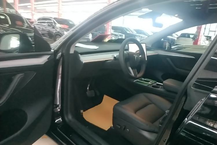 Used Tesla Model Y 2023 Rear-Wheel-Drive Version Driver Seat