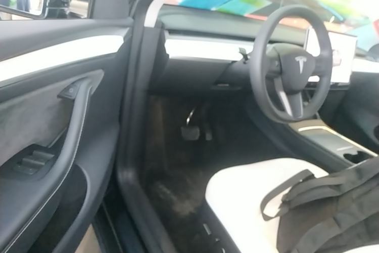 Used Tesla Model Y 2023 Rear-Wheel-Drive Version Driver Seat
