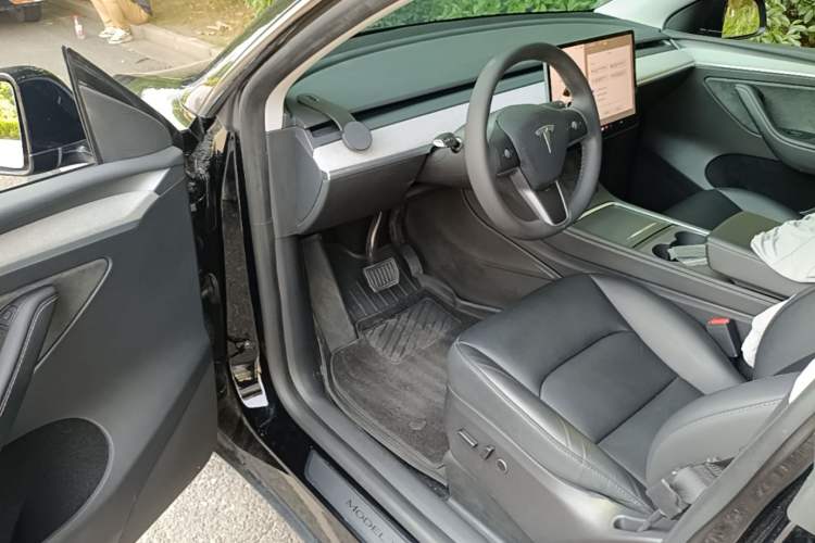Used Tesla Model Y 2023 Rear-Wheel-Drive Version Driver Seat