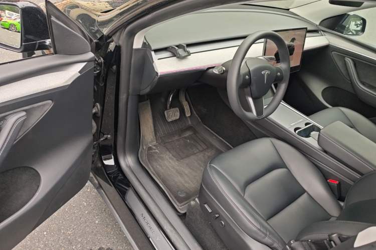 Used Tesla Model Y 2023 Rear-Wheel-Drive Version Driver Seat