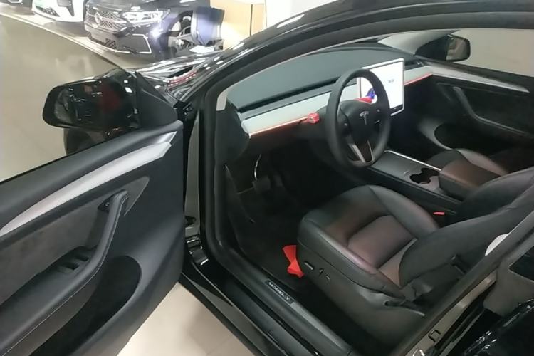 Used Tesla Model Y 2023 Rear-Wheel-Drive Version Driver Seat