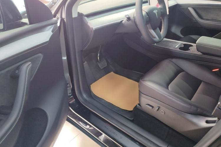 Used Tesla Model Y 2023 Rear-Wheel-Drive Version Driver Seat