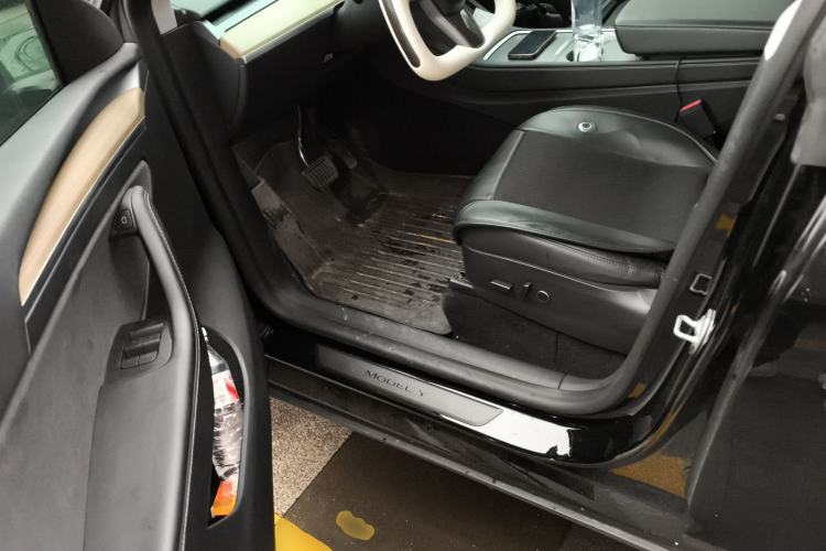 Used Tesla Model Y 2023 Rear-Wheel-Drive Version Driver Seat