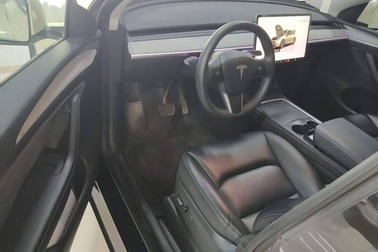 Used Tesla Model Y 2023 Rear-Wheel-Drive Version Driver Seat