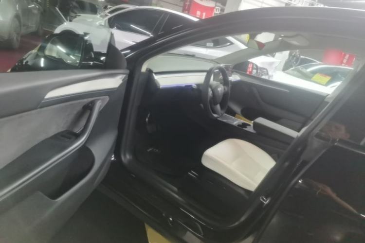 Used Tesla Model Y 2023 Rear-Wheel-Drive Version Driver Seat