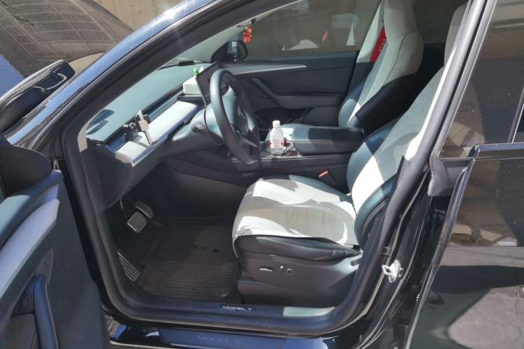 Used Tesla Model Y 2023 Rear-Wheel-Drive Version Driver Seat