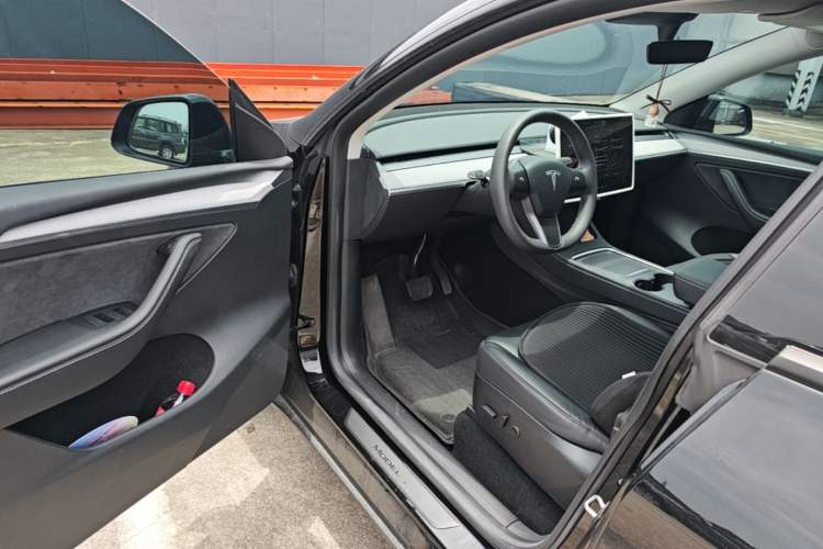 Used Tesla Model Y 2023 Rear-Wheel-Drive Version Driver Seat