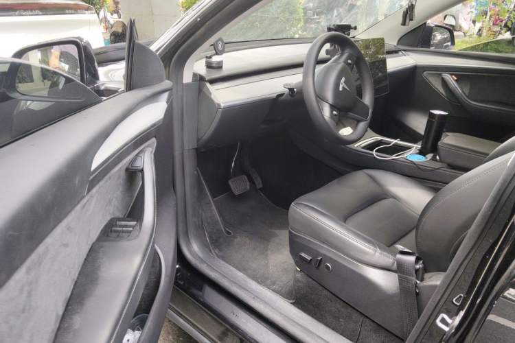 Used Tesla Model Y 2023 Rear-Wheel-Drive Version Driver Seat