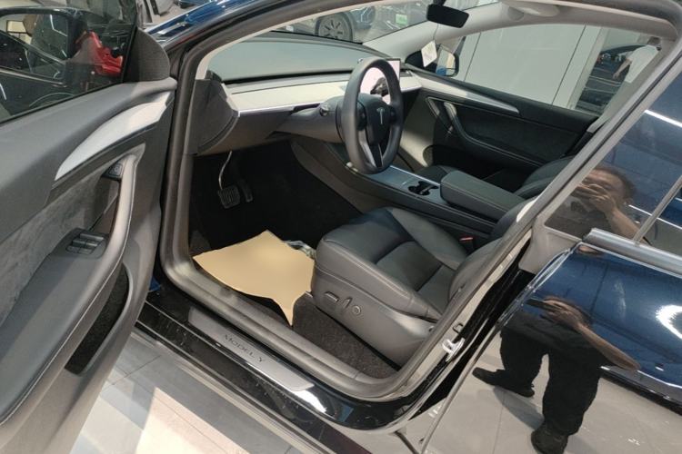 Used Tesla Model Y 2023 Rear-Wheel-Drive Version Driver Seat
