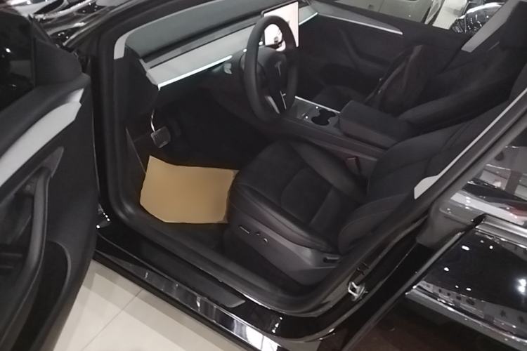 Used Tesla Model Y 2023 Rear-Wheel-Drive Version Driver Seat
