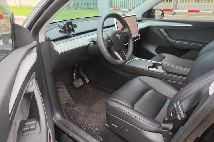 Used Tesla Model Y 2023 Rear-Wheel-Drive Version Driver Seat