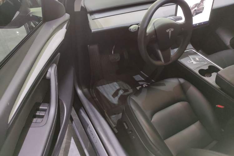 Used Tesla Model Y 2023 Rear-Wheel-Drive Version Driver Seat