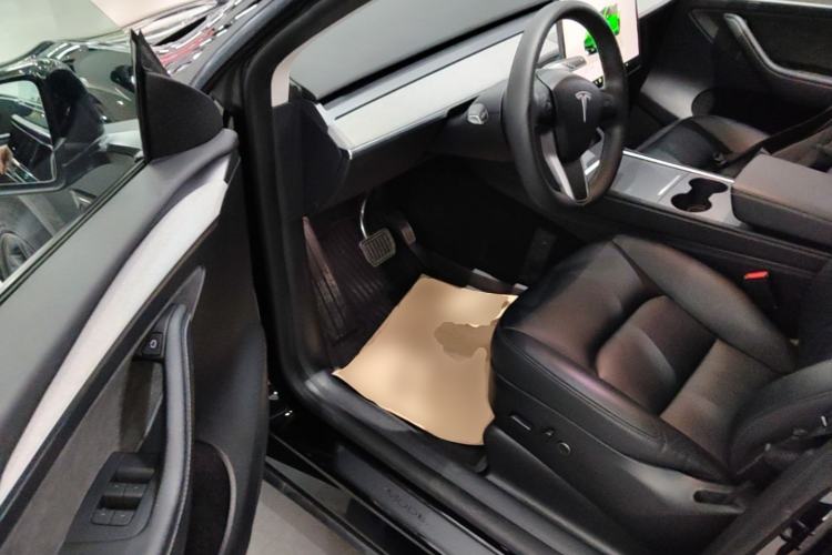 Used Tesla Model Y 2023 Rear-Wheel-Drive Version Driver Seat