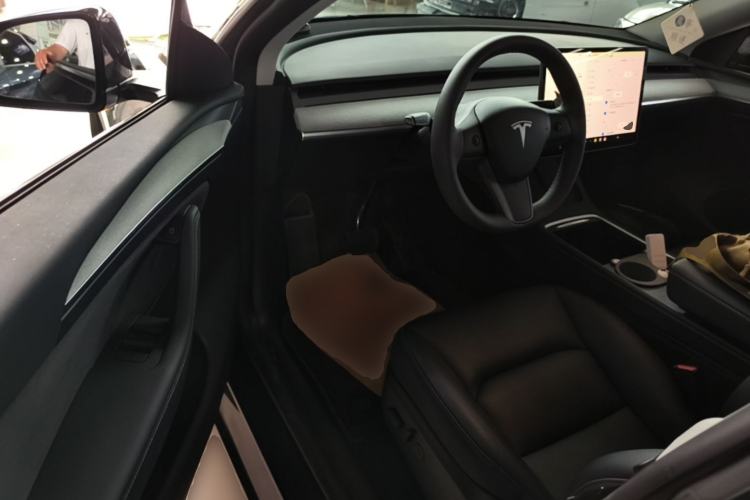Used Tesla Model Y 2023 Rear-Wheel-Drive Version Driver Seat