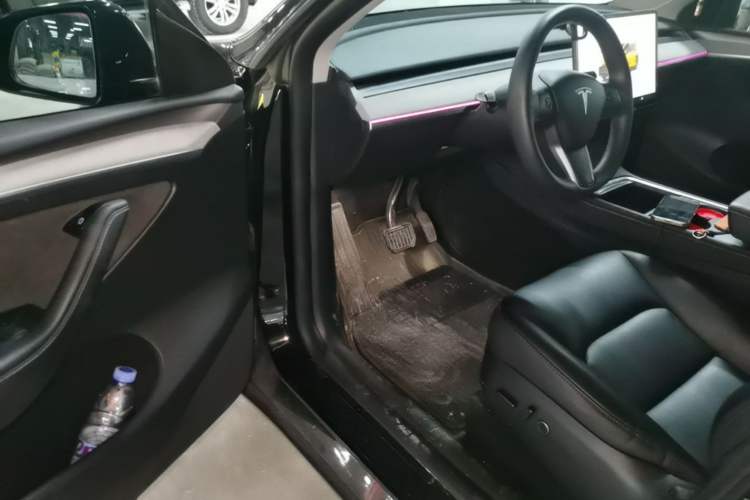 Used Tesla Model Y 2023 Rear-Wheel-Drive Version Driver Seat