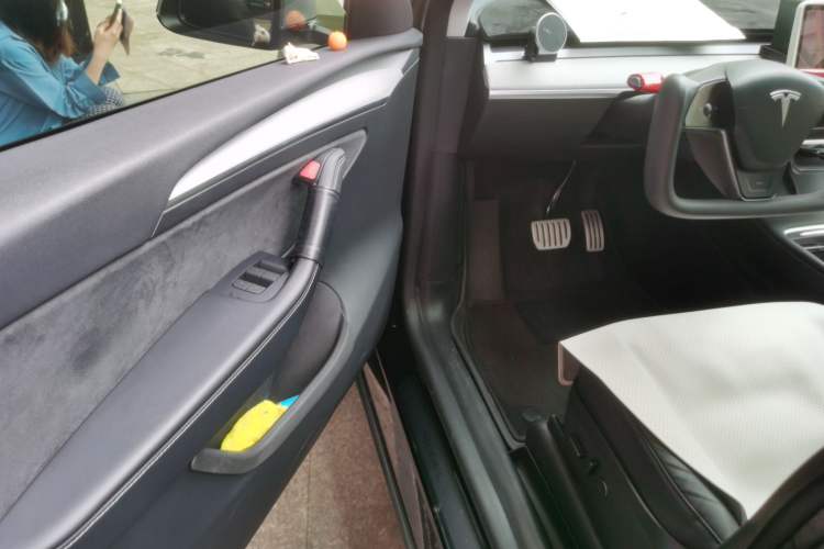 Used Tesla Model Y 2023 High-Performance All-Wheel-Drive Version Driver Seat