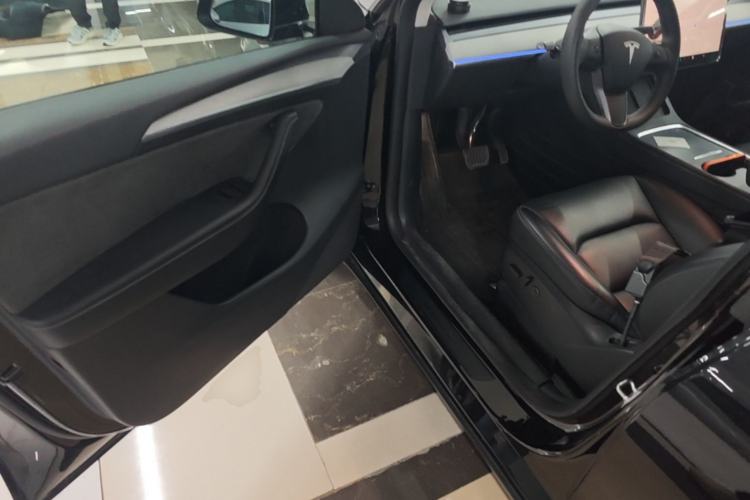 Used Tesla Model Y 2023 Rear-Wheel-Drive Version Driver Seat