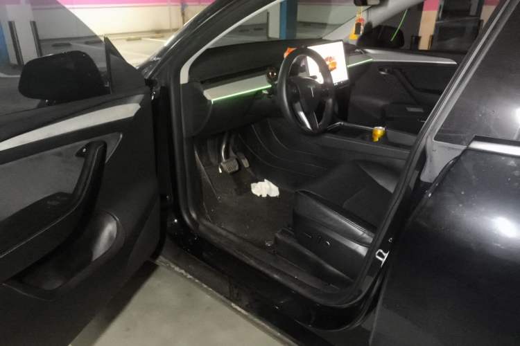 Used Tesla Model Y 2023 Long-Range All-Wheel-Drive Version Driver Seat