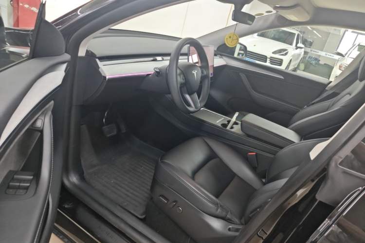 Used Tesla Model Y 2023 Rear-Wheel-Drive Version Driver Seat