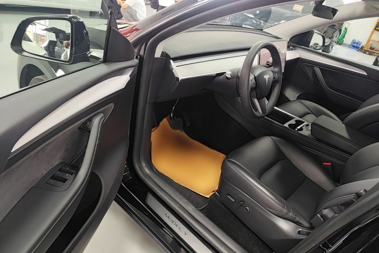 Used Tesla Model Y 2023 Rear-Wheel-Drive Version Driver Seat