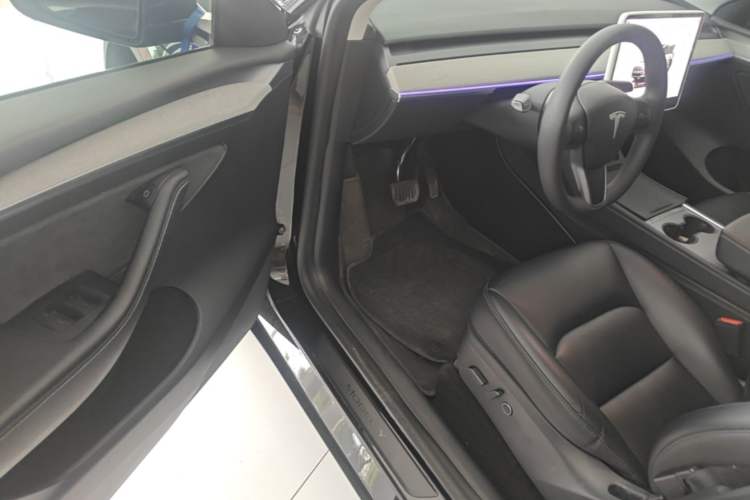 Used Tesla Model Y 2023 Rear-Wheel-Drive Version Driver Seat