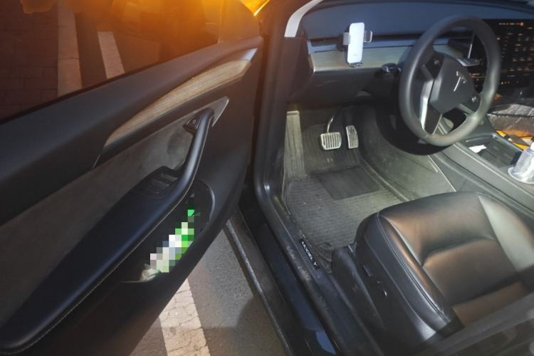 Used Tesla Model Y 2023 Rear-Wheel-Drive Version Driver Seat