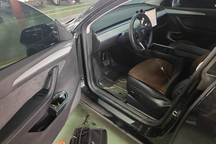Used Tesla Model Y 2023 Rear-Wheel-Drive Version Driver Seat