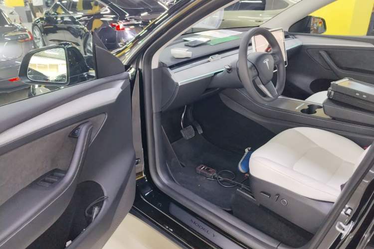 Used Tesla Model Y 2023 Rear-Wheel-Drive Version Driver Seat