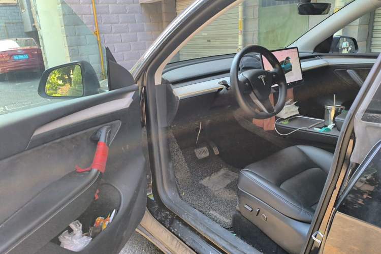 Used Tesla Model Y 2023 Rear-Wheel-Drive Version Driver Seat