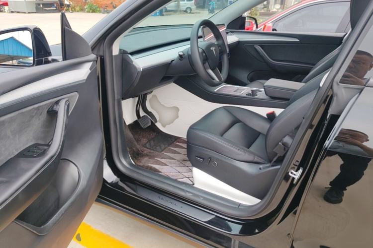 Used Tesla Model Y 2023 Rear-Wheel-Drive Version Driver Seat